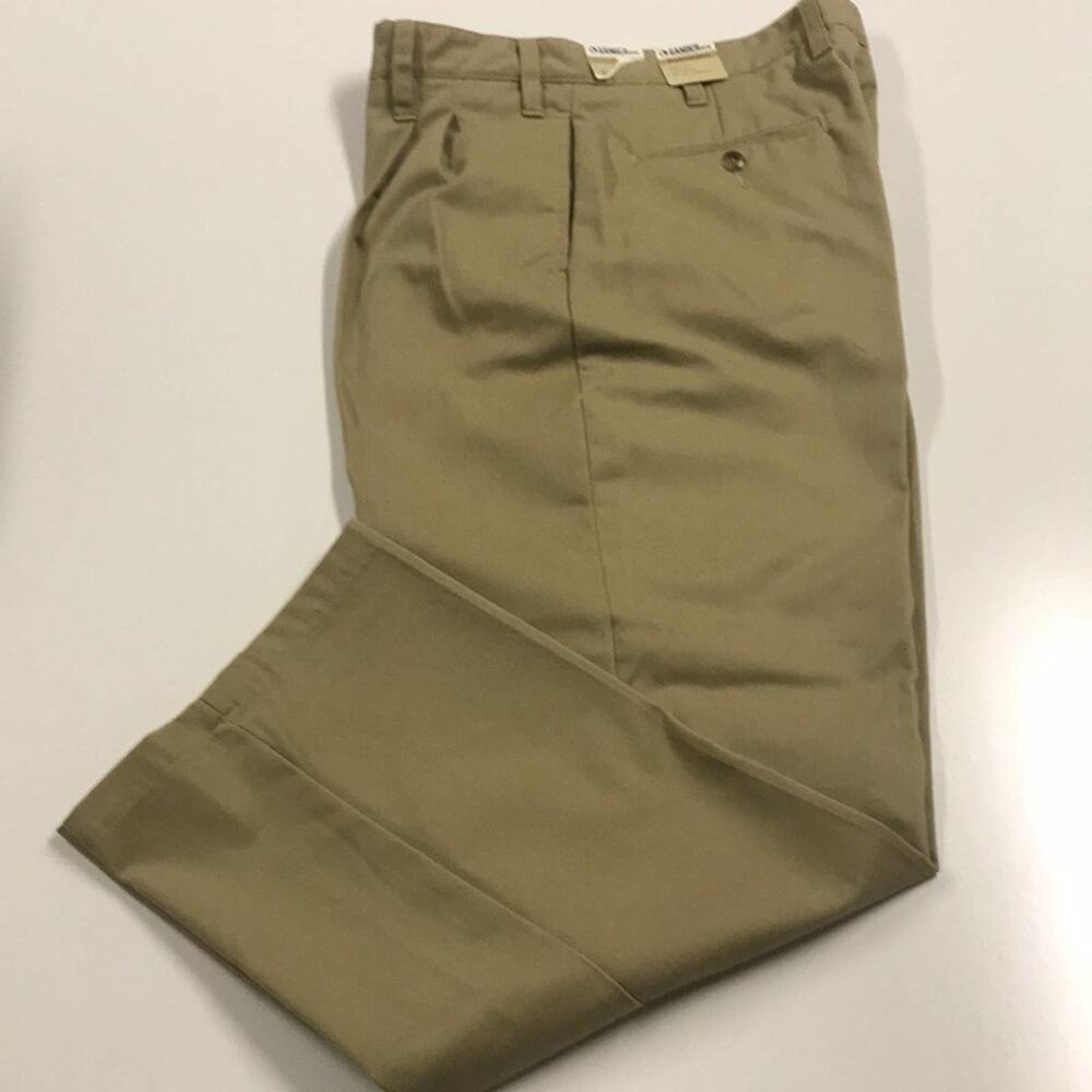 GANDER MOUNTAIN Mens 32 Pleated Khakis Pants